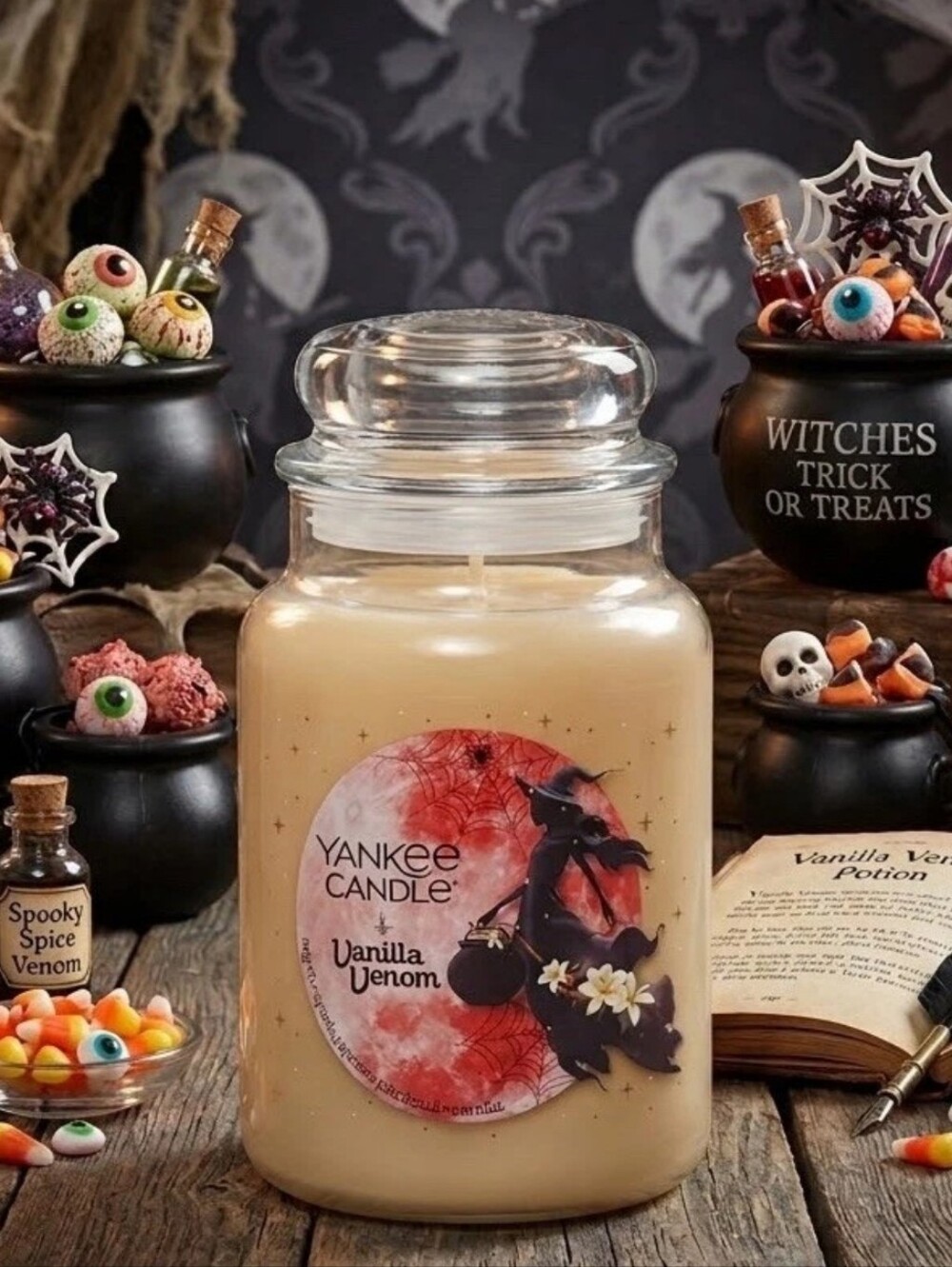 Yankee Candle Vanilla Venom Scented Jar Candle (1)